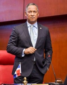 Dionis Sánchez denuncia muerte de pollos en la frontera