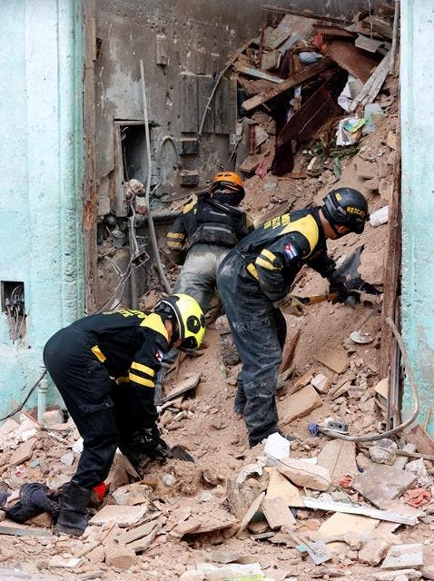Suman 3 las víctimas en el derrumbe de un edificio de viviendas en La Habana