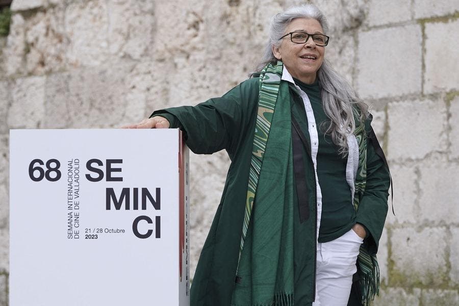  La actriz española Kiti Mánver recibe una Espiga de Honor y presenta la película que protagoniza "Mamacruz", dirigida por la venezolana Patricia Ortega y que plantea una reflexión sobre el despertar del sexo de una mujer mayor, en el ecuador de la 68ª Semana Internacional de Cine de Valladolid (Seminci). EFE/Nacho Gallego
