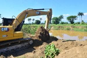 Haitianos desvían un tramo del río Masacre