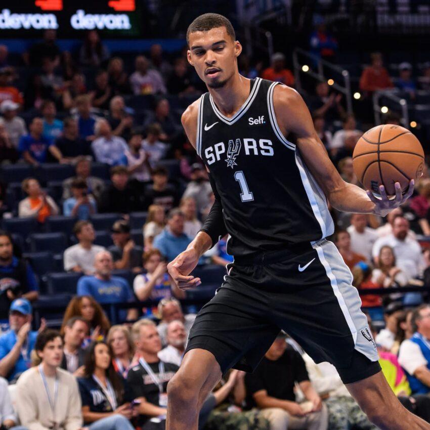 Le sale a “Wemby” un firme competidor