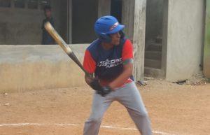 Victoriano Rosario bateó tres hits en un inning para una hazaña en softbol