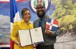 Artista gráfico designado en FL como “Dominicano Destacado en el Exterior”