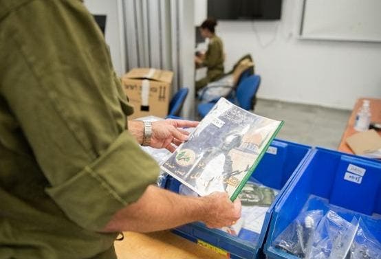 Israel afirma haber hallado cientos de documentos de Hamás con instrucciones para ataque