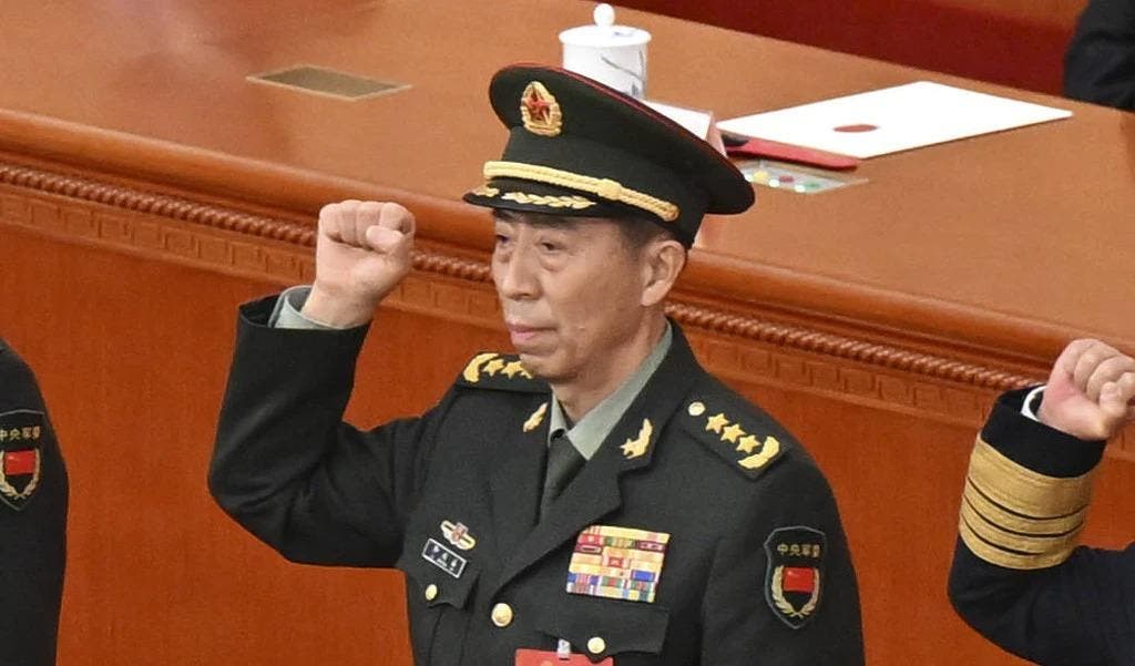 China destituye a su ministro de Defensa, ausente desde hace casi dos meses