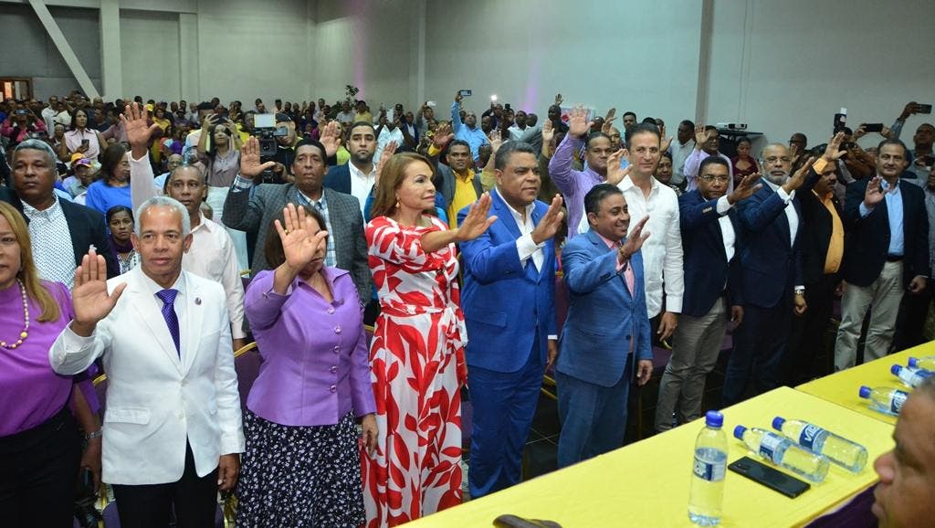 PLD juramenta unos 150 candidatos congresionales y municipales