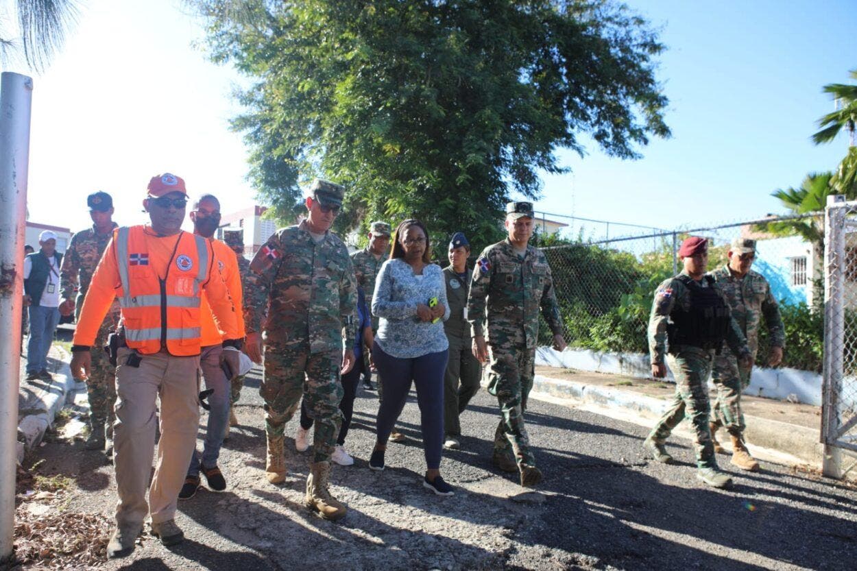 Díaz Morfa supervisa operaciones militares de apoyo a lucha contra el dengue
