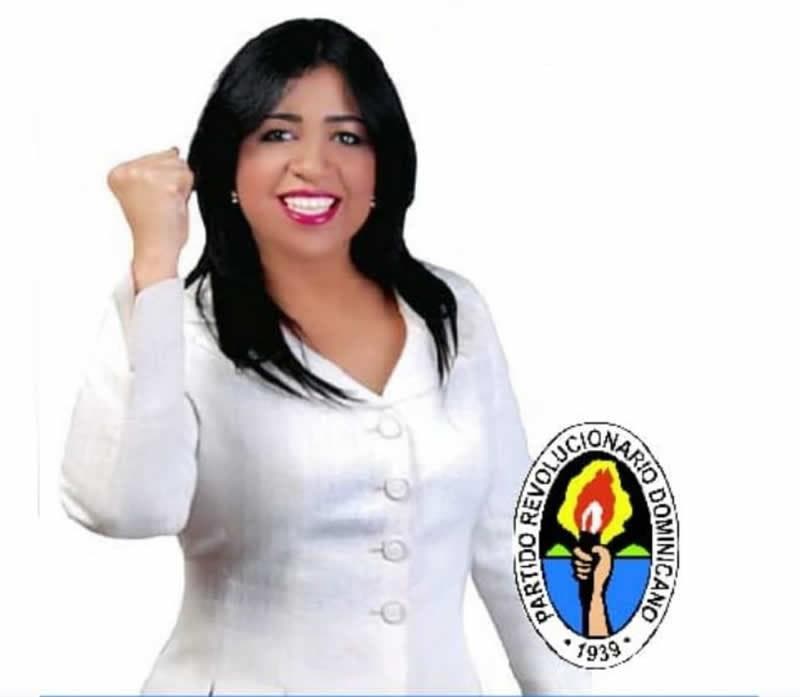 Wanda Rosado inscribe candidatura a la Acaldía SDE