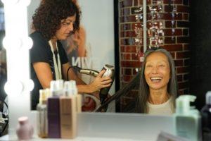 Yuri Fukuhara, la modelo de 55 años que desfila en la 080 Barcelona Fashion