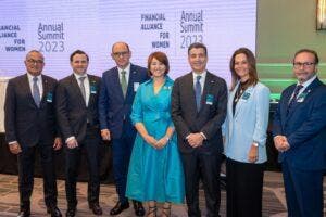 RD inicia piloto para financiar empresarias