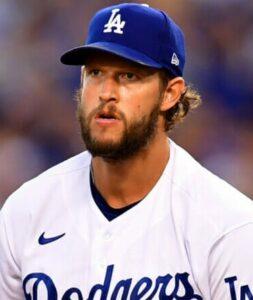 Clayton Kershaw se opera hombro