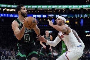 Jayson Tatum rescata a los Celtics ante Knicks