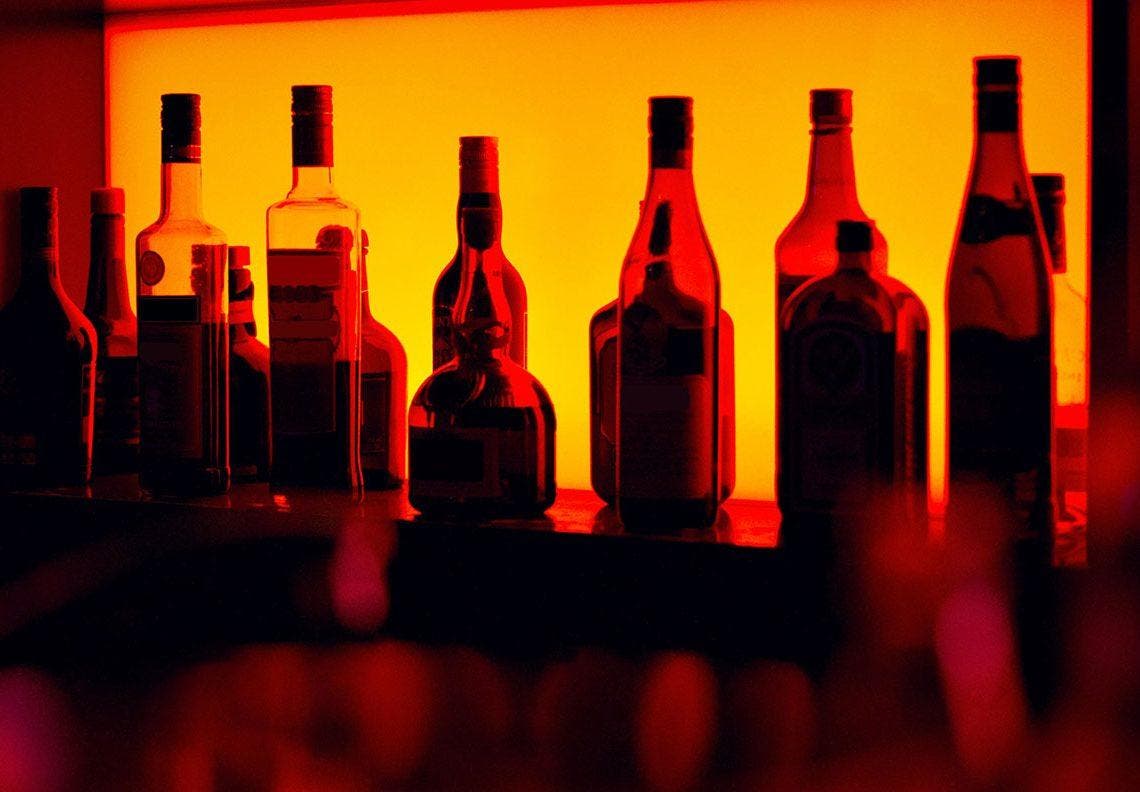 Alertan sobre aumento de bebidas alcohólicas adulteradas y contrabando previo a fin de año