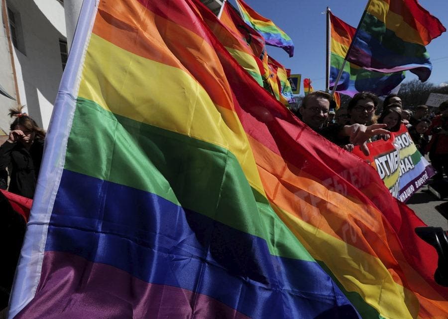 Rusia pone contra las cuerdas a los homosexuales al prohibir el movimiento LGBT