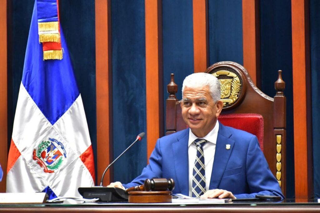 El Pleno del Senado, sancionó además el proyecto que regula la asistencia a actos masivos y espectáculos públicos en la República Dominicana, presentado por el senador Santiago José Zorrilla, representante de El Seibo (este).
