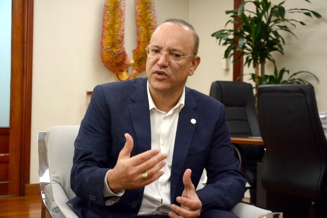 Ulises Rodríguez lanza propuesta: Santiago Inteligente