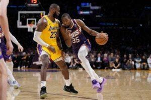 Los Lakers remontan a los Suns en un duelo LeBron-Durant