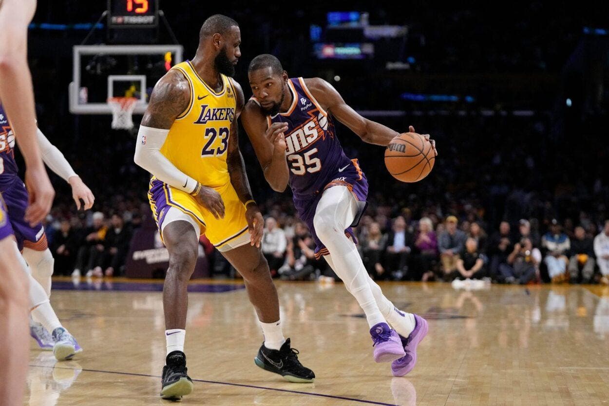 Los Lakers remontan a los Suns en un duelo LeBron-Durant