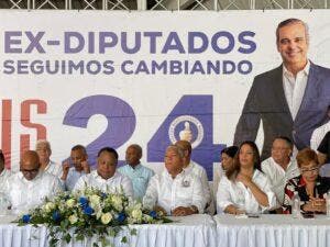 Ex diputado PRD realiza acto de respaldo a Luis Abinader