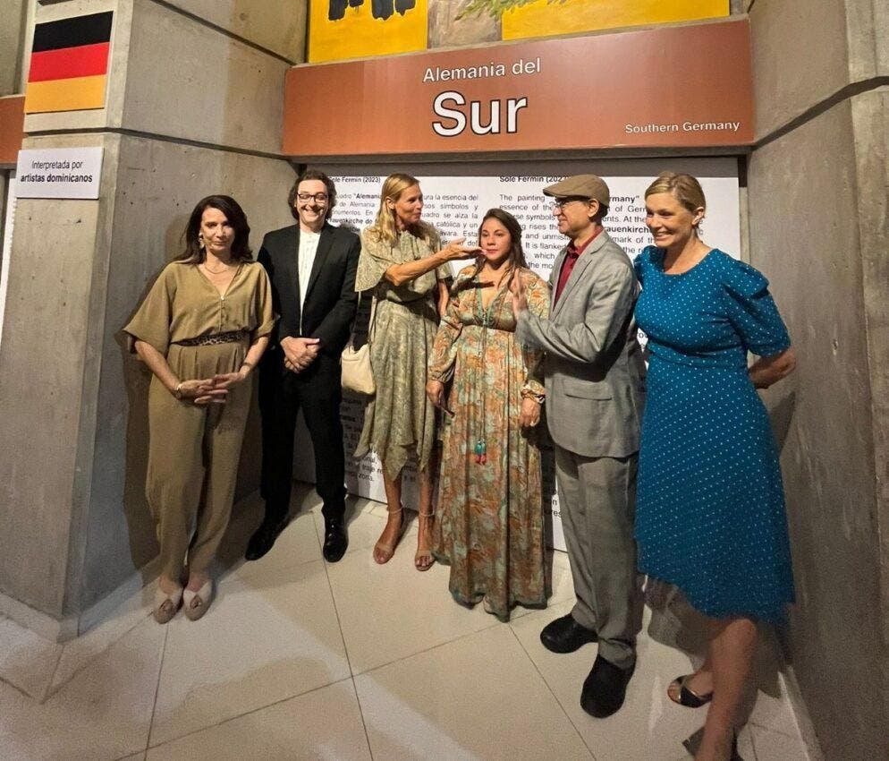 Embajada alemana inaugura exposición permanente en Faro a Colón