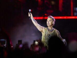Mujer fallece tras caer durante concierto de Robbie Williams en Australia