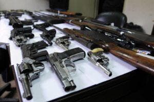 Desmantelan red traficaba con armas desde EEUU