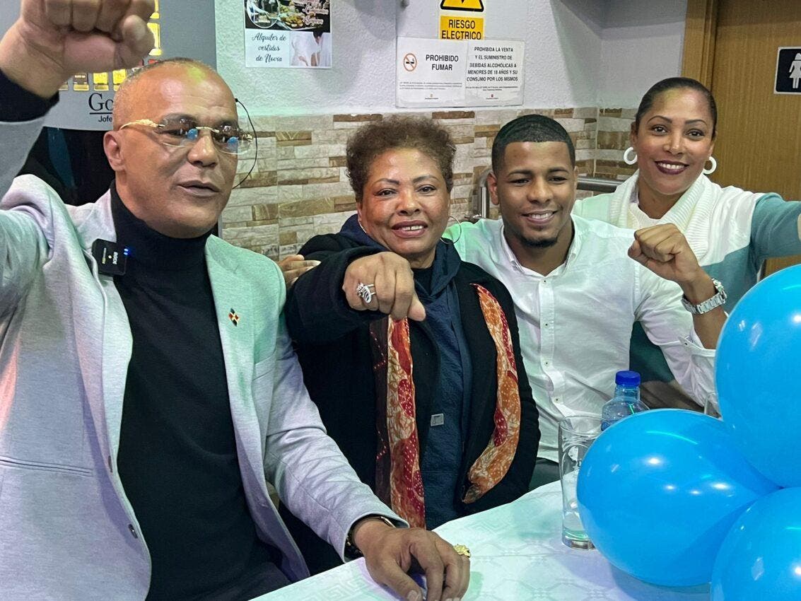 Jesús Jourdain  gana respaldo como candidato a diputado de ultramar