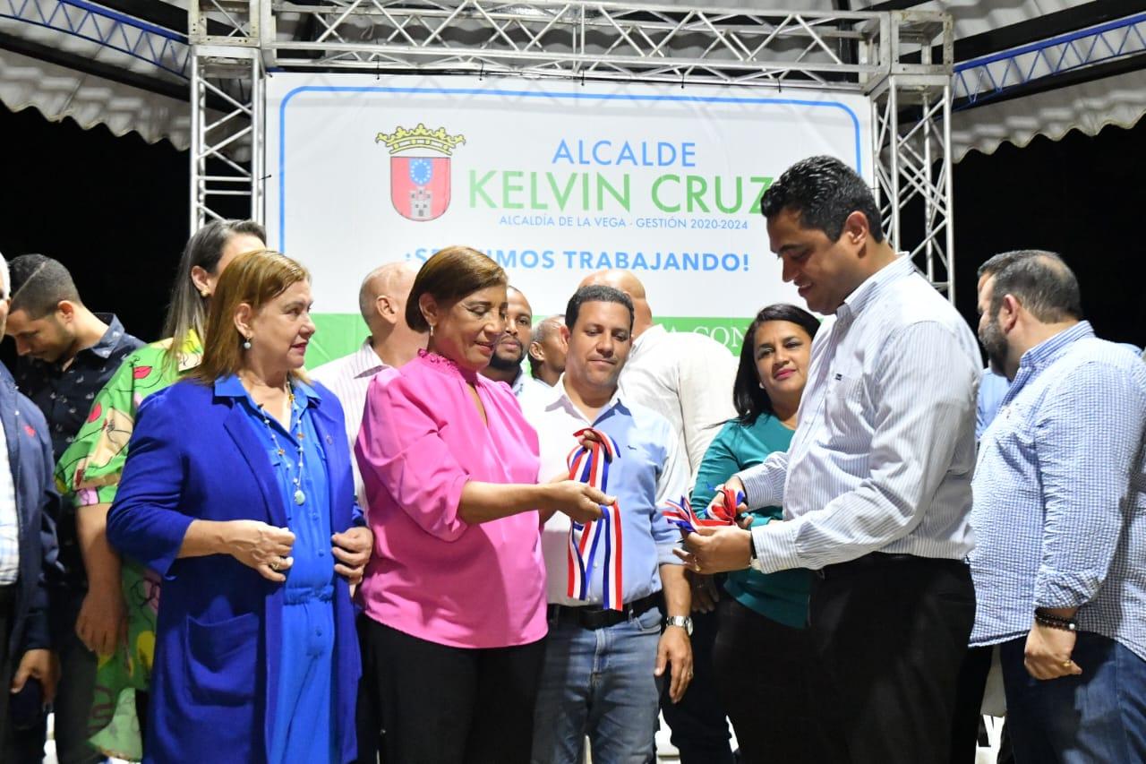 Alcaldía inaugura parque en Las Uvas con inversión de RD$ 10M
