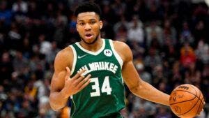 Giannis lidera a los Bucks en triunfo ante los Bulls