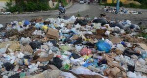 Vertederos copan calles