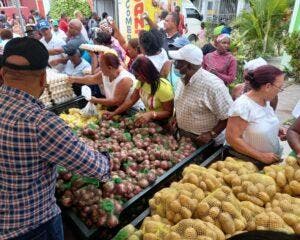 Inespre continúa feria de Navidad