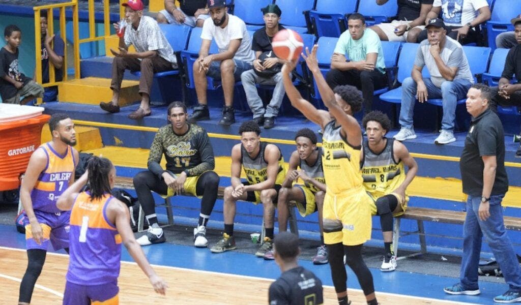 Barias y Renacer triunfan en basket