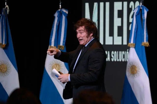 Argentina no renovará 5.000 contratos públicos y revisará un millón de planes sociales