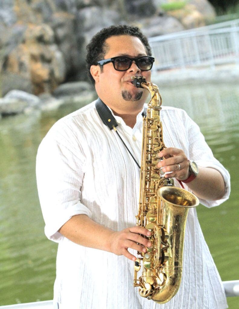 Sandy Gabriel en concierto navideño