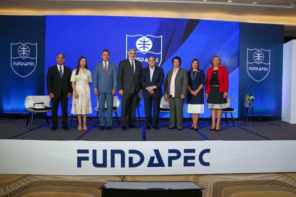 Este evento, contó con la presencia de Rafael Santos Badía, director general del Instituto para la Formación Técnico Profesional (Infotep) y Catherine Piña, directora ejecutiva de la Iniciativa Empresarial para la Educación Técnica (IEET) como oradores; y la moderación de José Armando Tavarez.