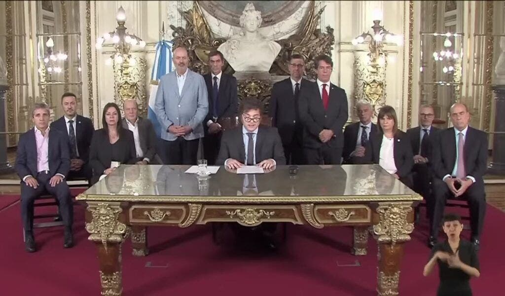 Milei lanza un plan para reconstruir la economía y que Argentina sea potencia mundial