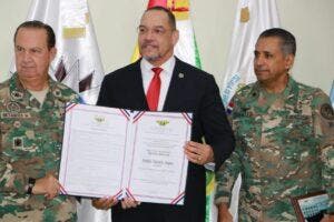 Reconocen director Defensa Pública
