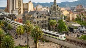 Medellín, una ciudad transformada 30 años después de la muerte de Pablo Escobar