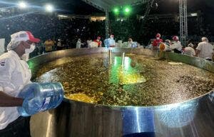 RD se queda a las puertas de lograr el Guinness al sancocho más grande del mundo