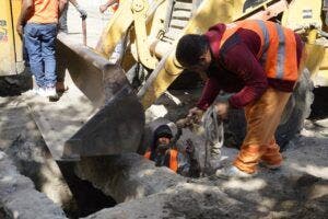 Obras Públicas recupera sistema de drenaje en avenida Isabel Aguiar