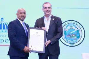 Alcalde Lawrence llama dominicanos continuar siendo buenos ejemplos en el exterior