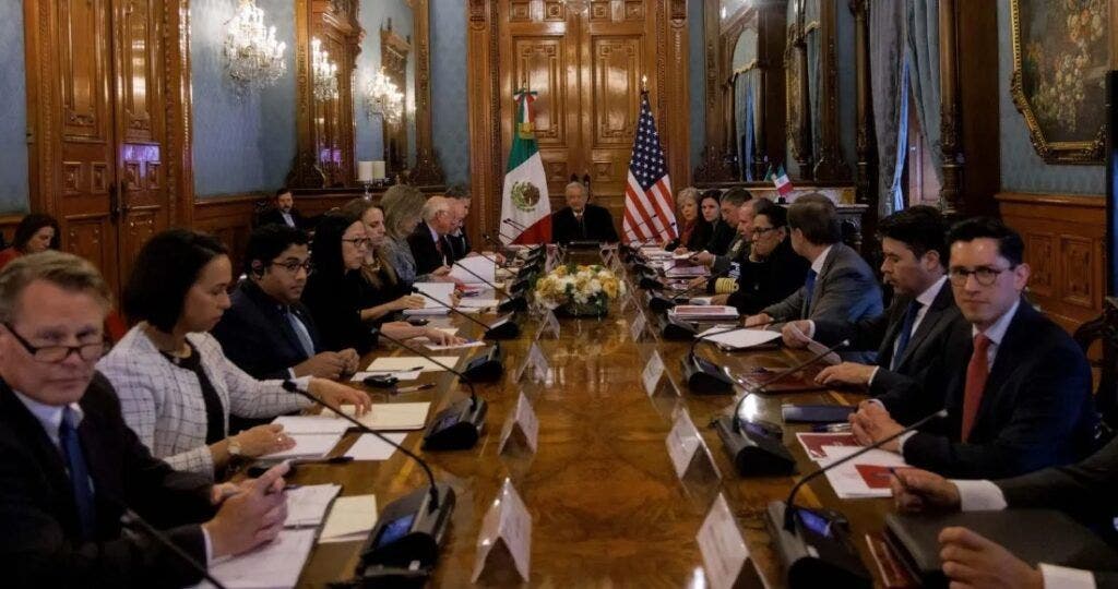 López Obrador afirma que México y EEUU buscan normalizar la frontera