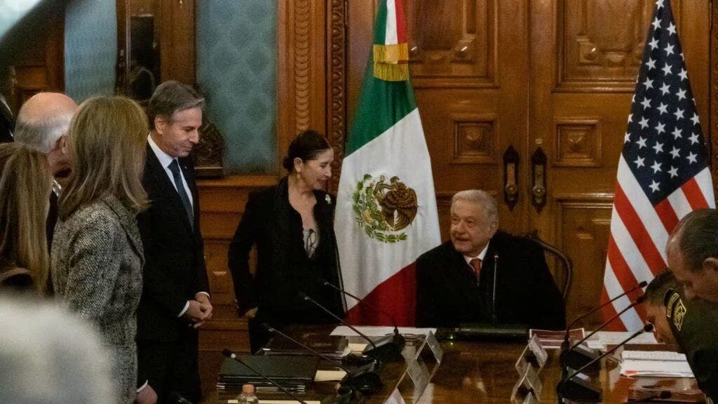 López Obrador asegura que está bajando la migración tras su reunión con EEUU