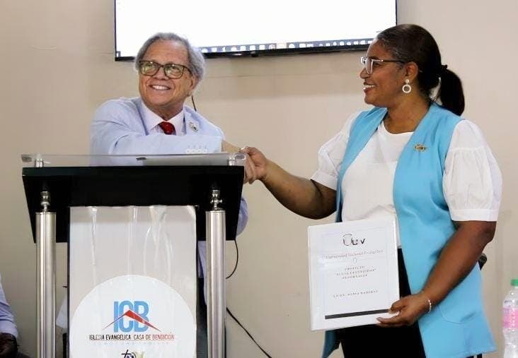 Unev lanza proyecto de aulas extendidas en Pedernales              