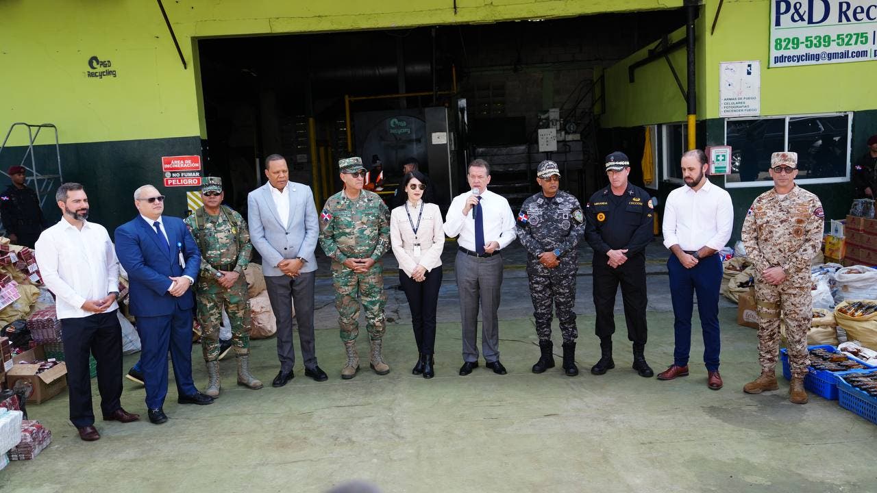 MICM incinera mercancía adulterada descamisada mediante operativo policial