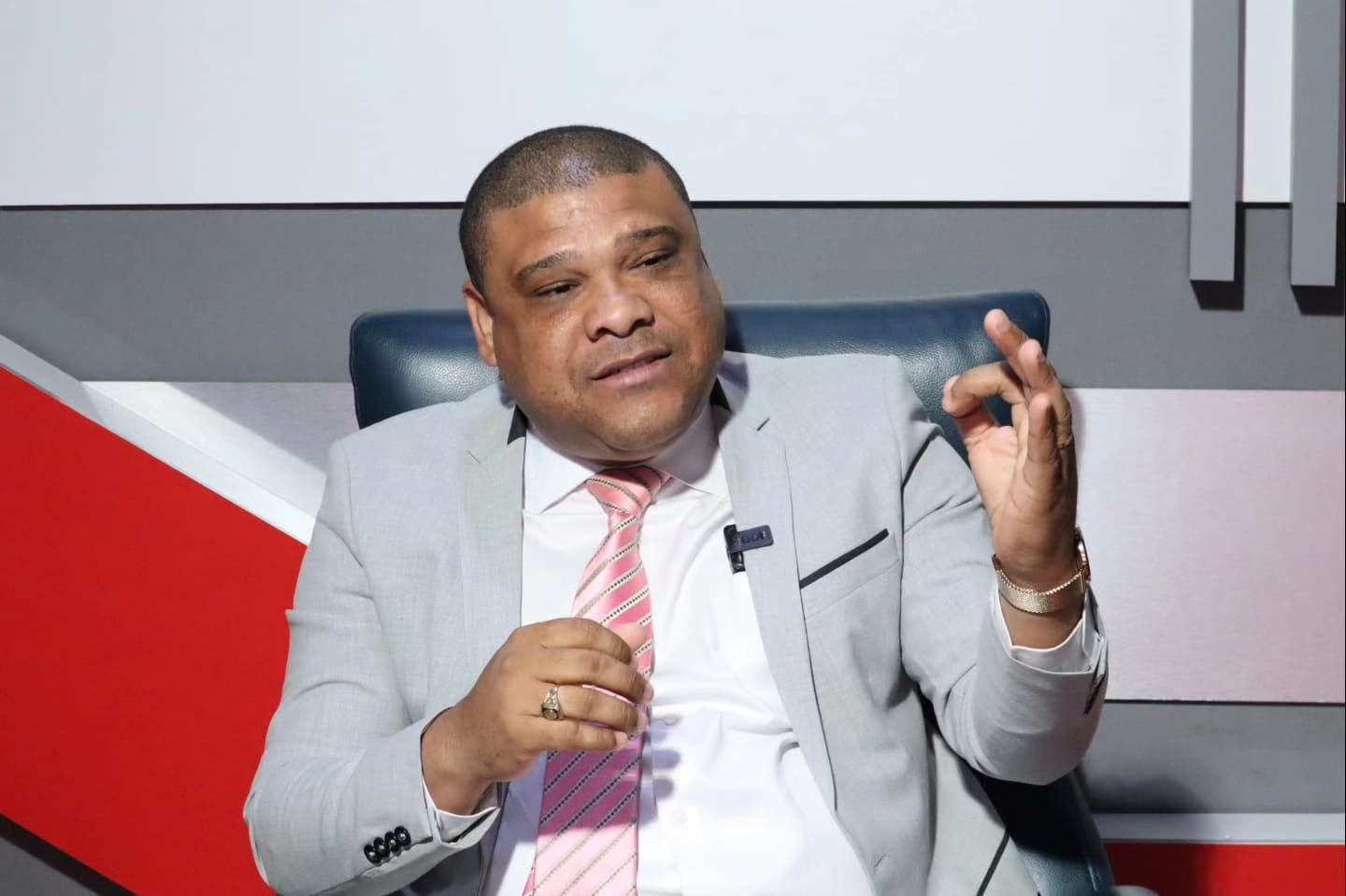 Abinader desconoce realidad social del dominicano, dice candidato diputado