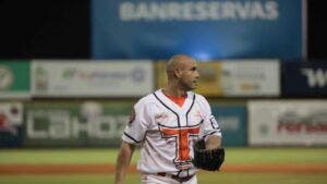 Valdés silencia bates rojos en triunfo de Toros