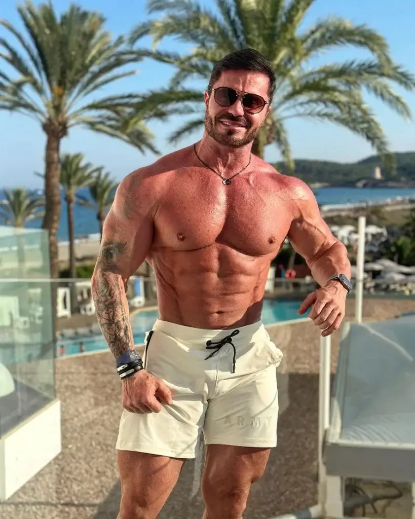 Investigan a popular influenciador de fitness brasileño por tráfico de drogas
