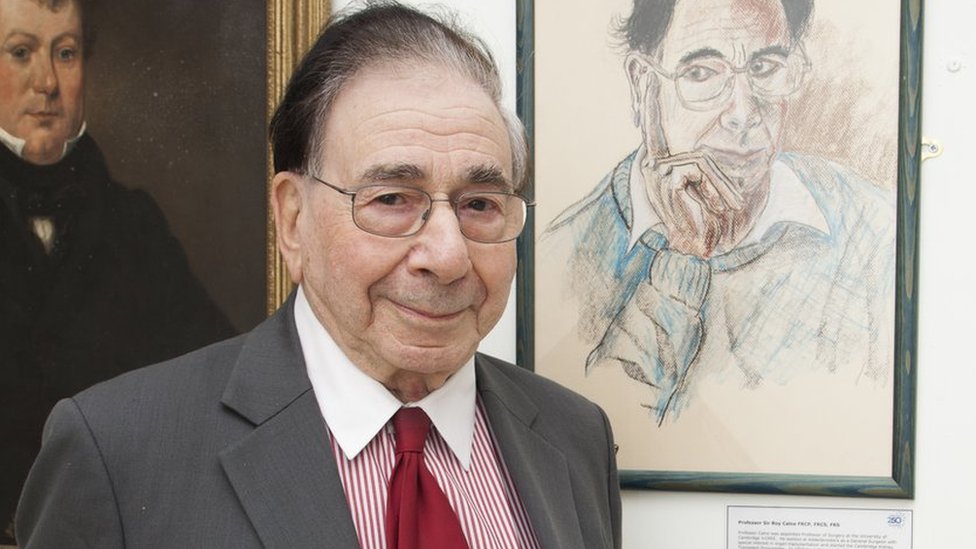 Muere a los 93 años el cirujano británico Roy Calne, pionero del trasplante de hígado