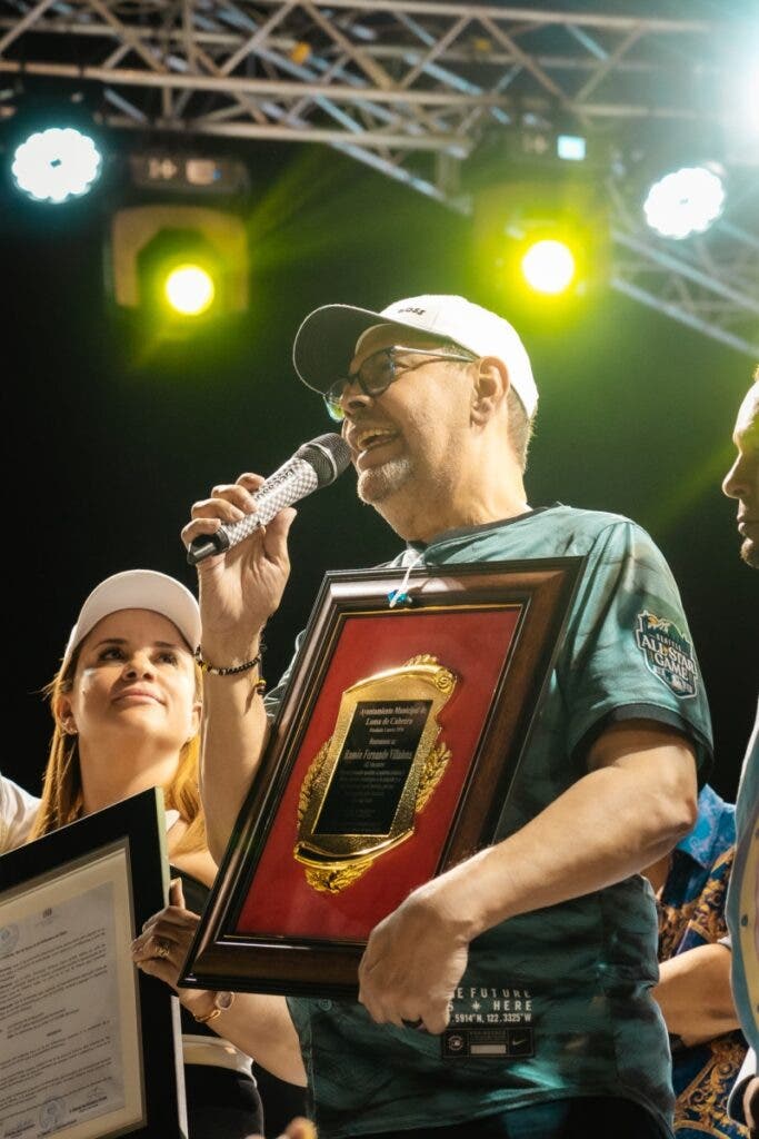 Loma de Cabrera celebró junto a Fernando Villalona